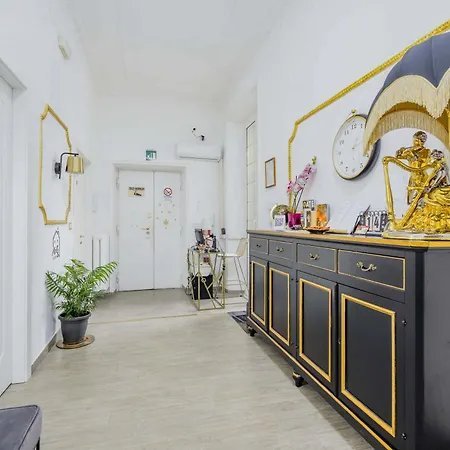 Molly Oda ve Kahvaltı Roma