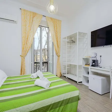 Molly Oda ve Kahvaltı Roma
