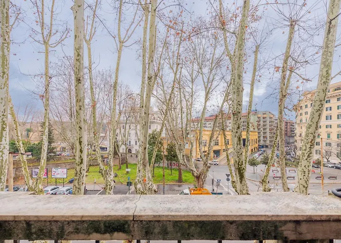 Molly לינה וארוחת בוקר 4*